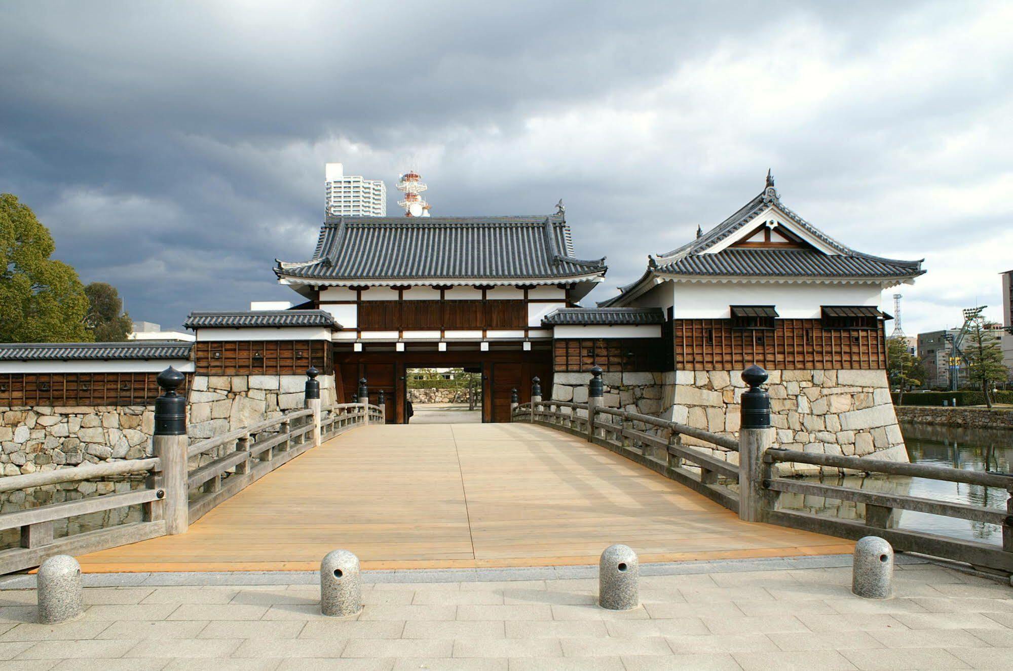 Capsule And Sauna New Japan Ex Hiroshima Exterior photo